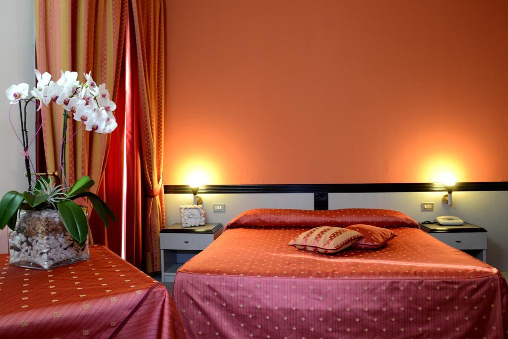 Hotel Orri Тортоли Экстерьер фото