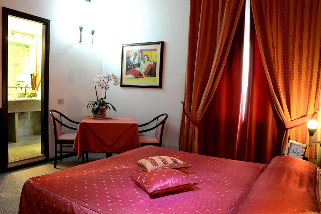 Hotel Orri Тортоли Экстерьер фото