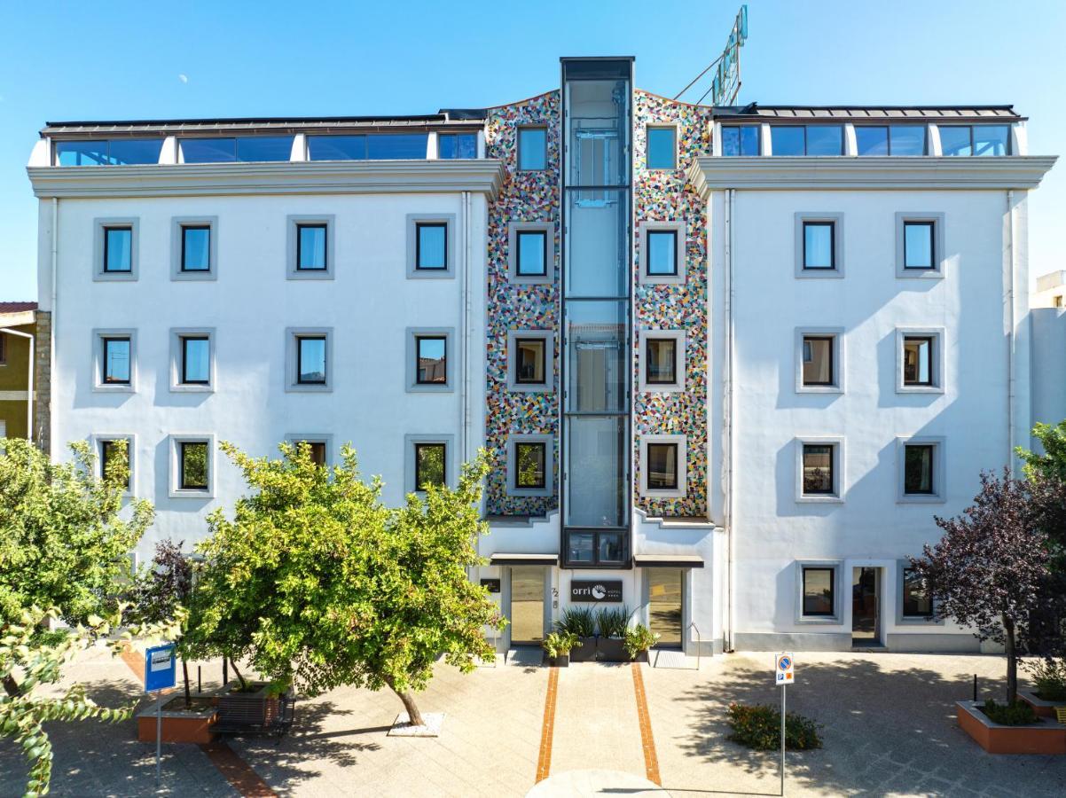Hotel Orri Тортоли Экстерьер фото