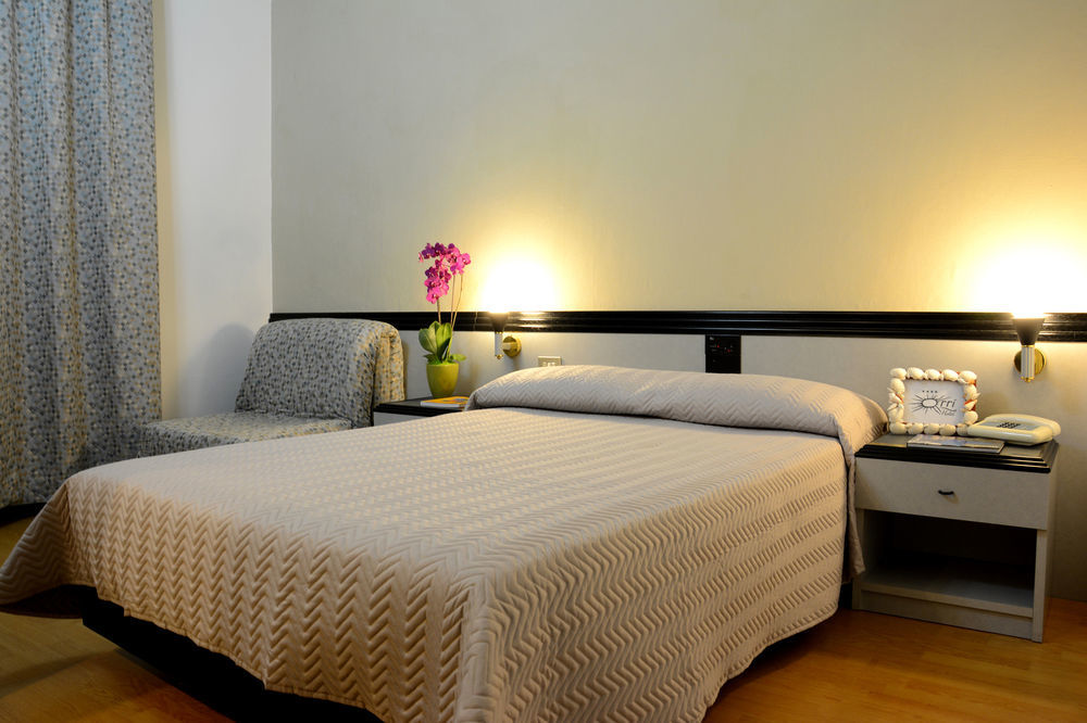 Hotel Orri Тортоли Экстерьер фото