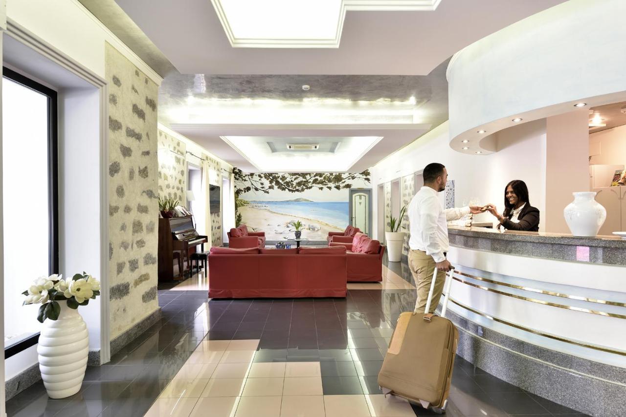 Hotel Orri Тортоли Экстерьер фото