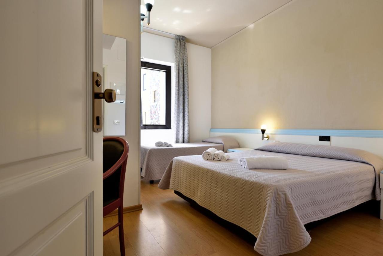 Hotel Orri Тортоли Экстерьер фото
