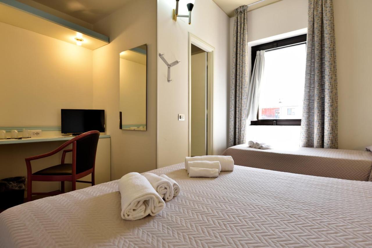 Hotel Orri Тортоли Экстерьер фото