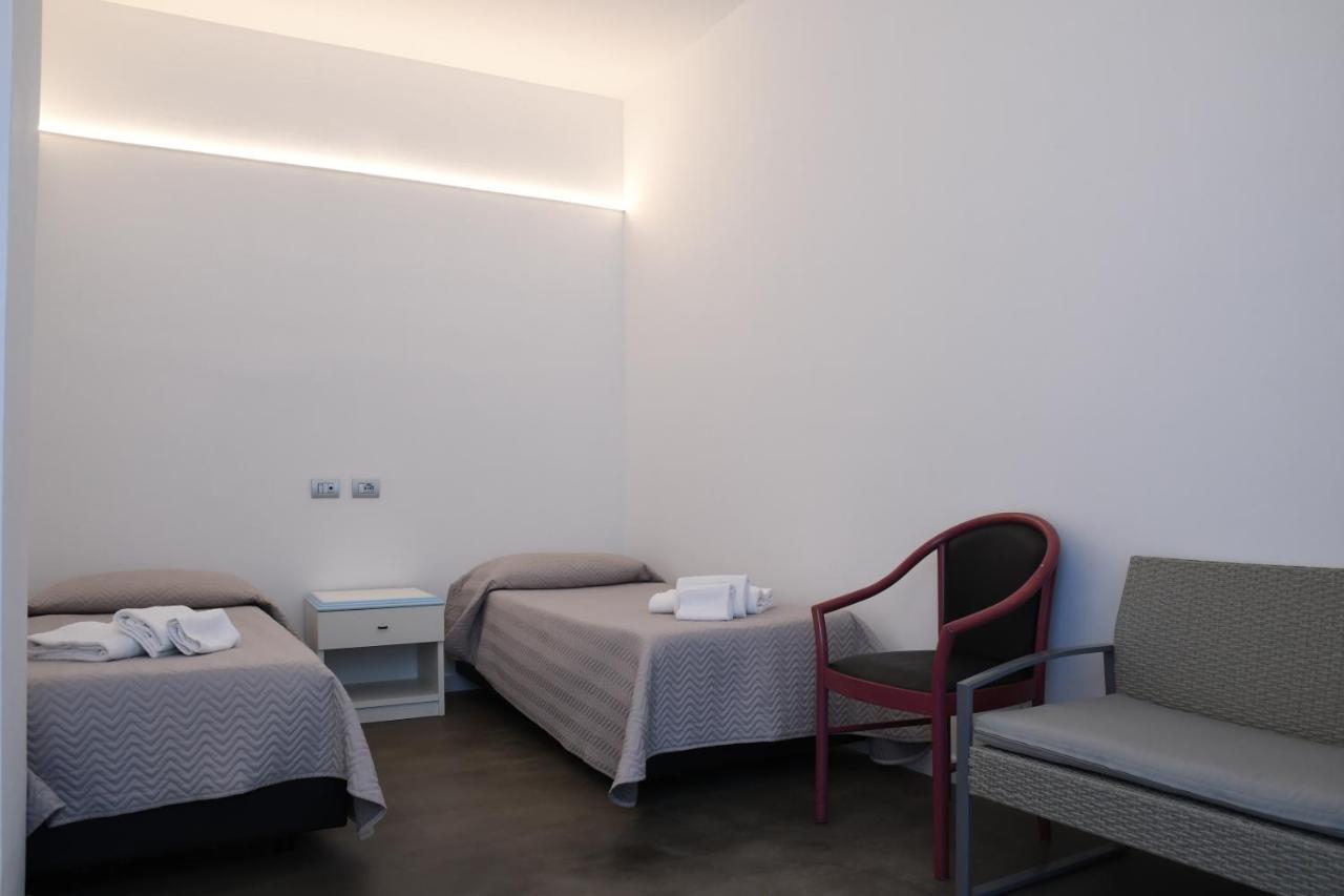 Hotel Orri Тортоли Экстерьер фото