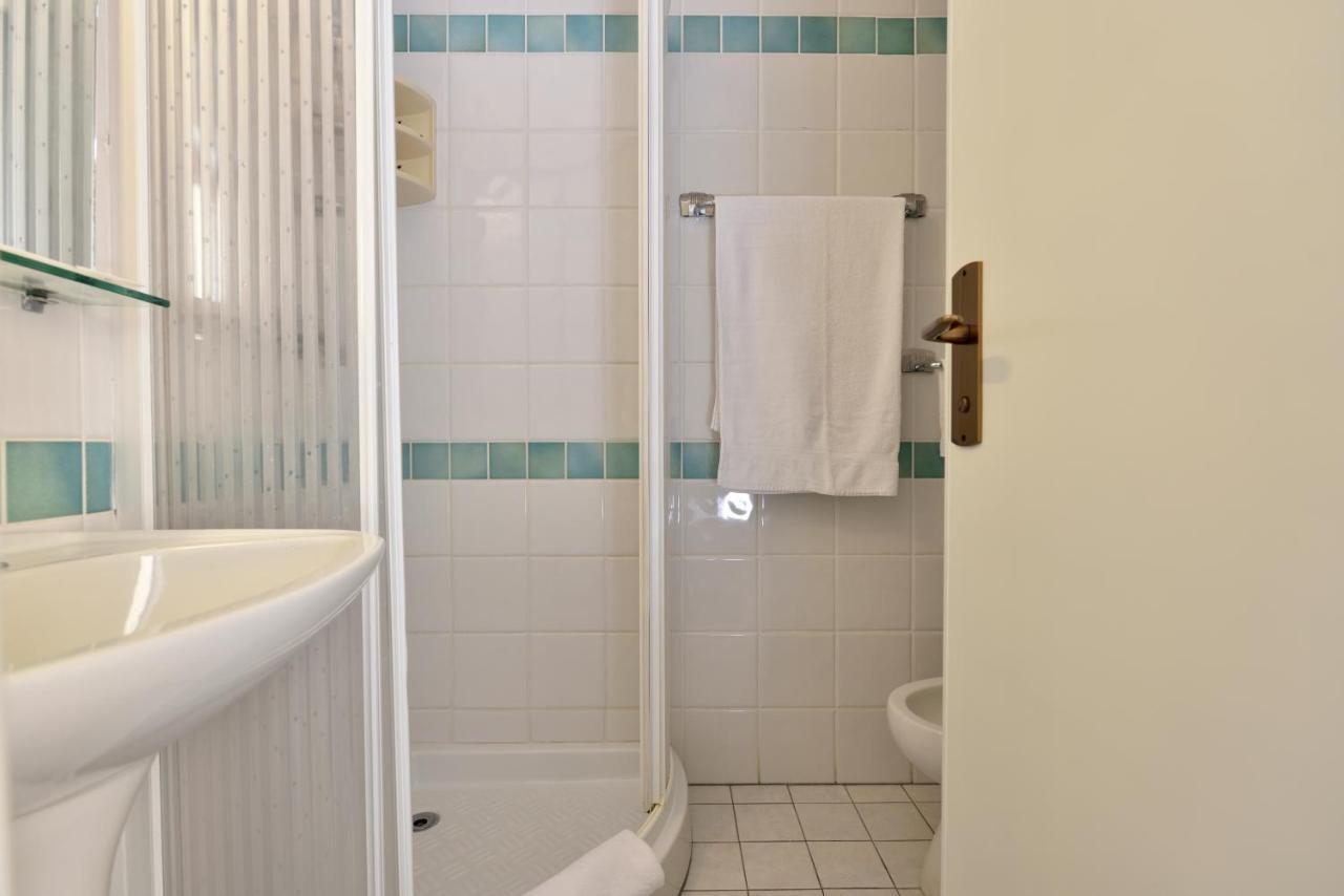 Hotel Orri Тортоли Экстерьер фото