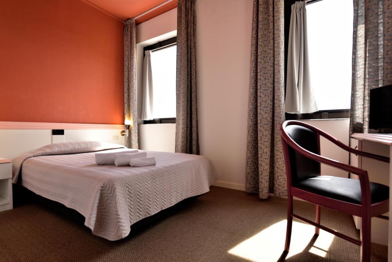 Hotel Orri Тортоли Экстерьер фото