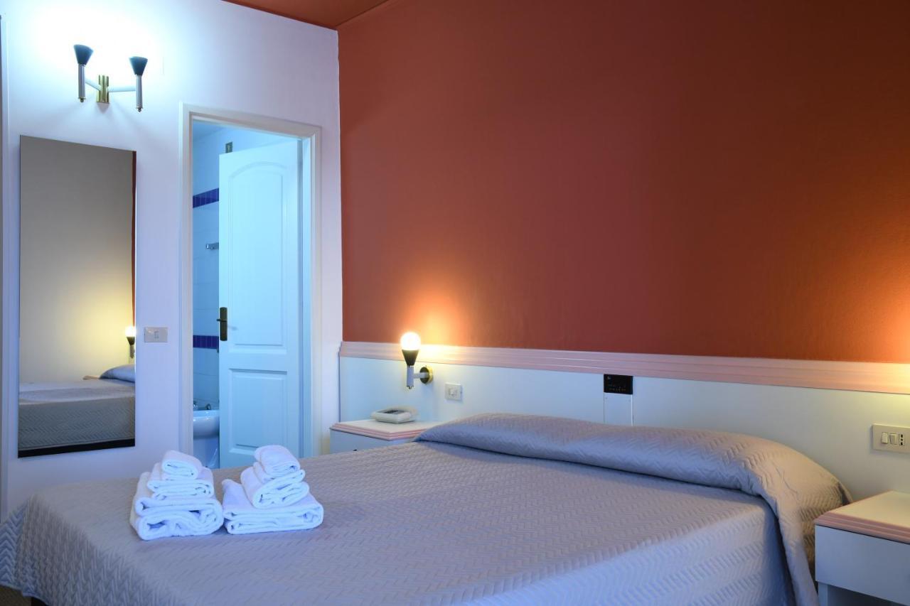Hotel Orri Тортоли Экстерьер фото
